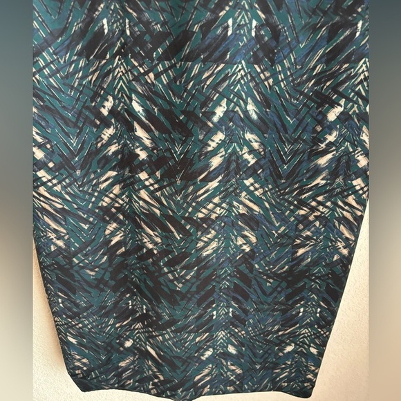 Donna Karan New York Dark Green Abstract Scuba Knit Leather Trim Sheath Dress 4 - Picture 3 of 13